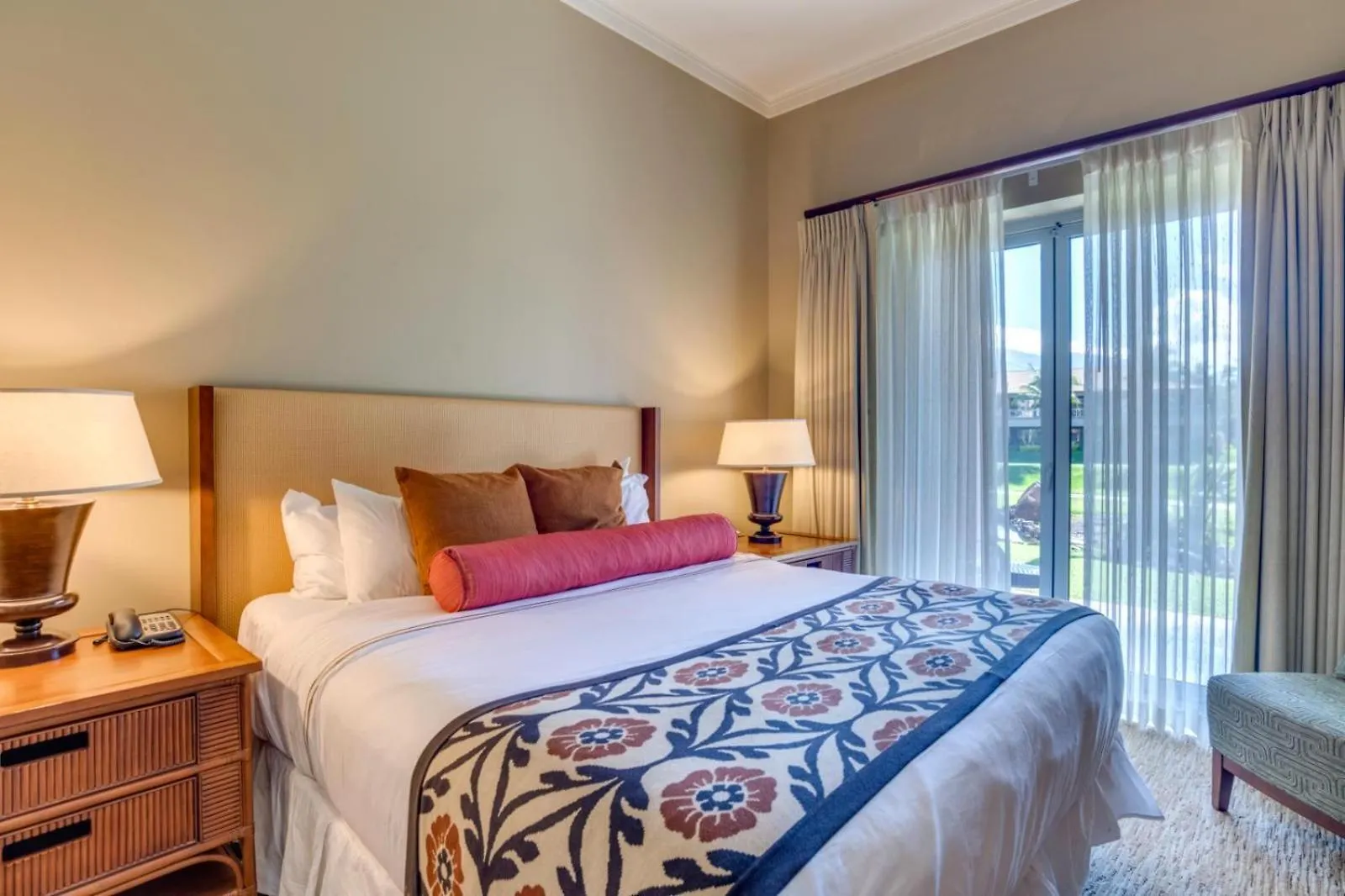 Apartment Honua Kai Konea: Family-Friendly Resort with Pool Access and Car Rental Kaanapali United States
