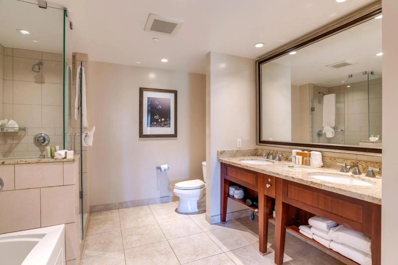Apartment Honua Kai Konea: Family-Friendly Resort with Pool Access and Car Rental Kaanapali