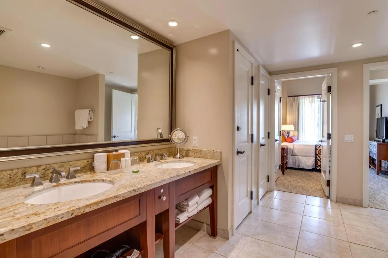 Apartment Honua Kai Konea: Family-Friendly Resort with Pool Access and Car Rental Kaanapali United States