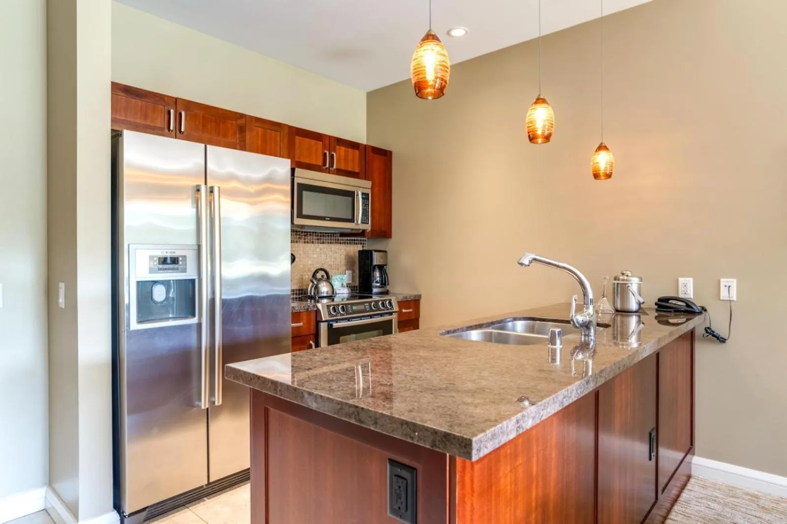 Honua Kai Konea: Family-Friendly Resort with Pool Access and Car Rental Kaanapali