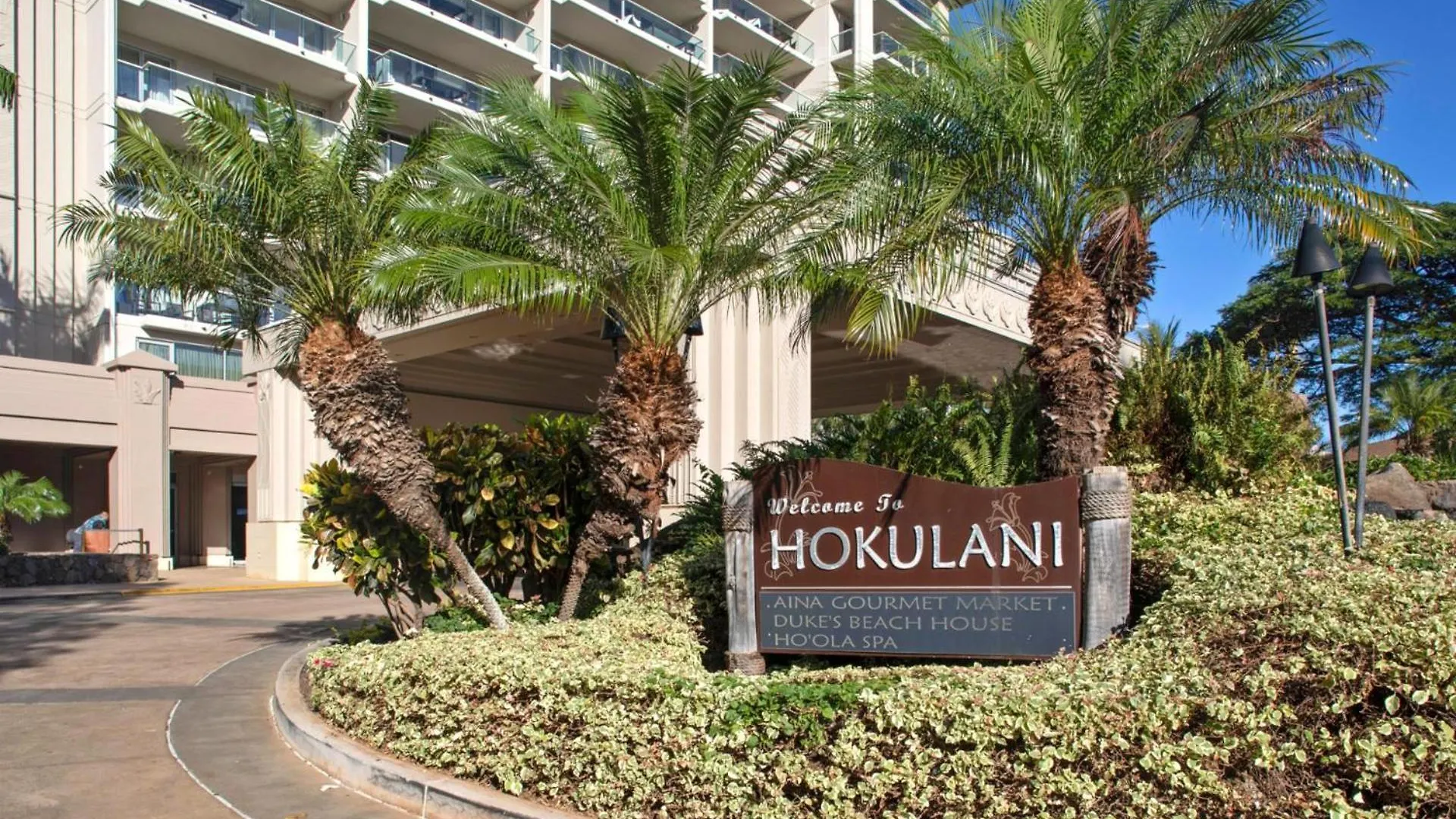 Honua Kai Konea: Family-Friendly Resort with Pool Access and Car Rental Kaanapali Apartment